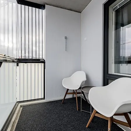 X 3, Sleepwell, Nuutti, Free Indoor Parking Apartamento